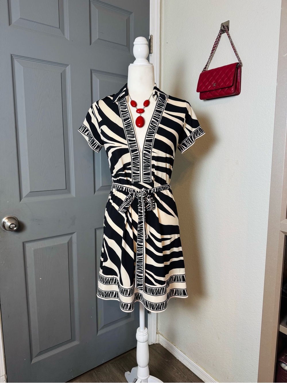 BCBGMAXAZRIA Zebra Print Wrap Dress Small Black White Geometric Trim